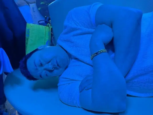 俳優マ・ドンソク、“頭が届かなくて悲しい”…不便そうだがほほ笑ましい休憩時間（画像提供:wowkorea）