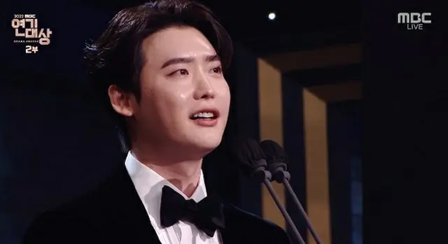 俳優イ・ジョンソク、“6年ぶりの大賞、20代の頃は賞の意味がよく分からなかった”（画像提供:wowkorea）