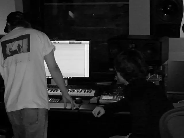 「YG去った」SOL(BIGBANG)、JIMIN(BTS)と作業室ツーショット…フィード削除後の最初の投稿(画像提供:wowkorea)