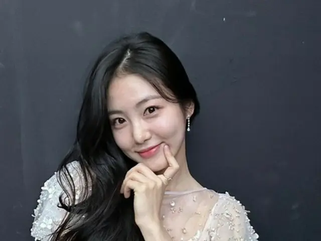 女優シン・イェウンが眩しいドレス姿を披露した（画像提供:wowkorea）