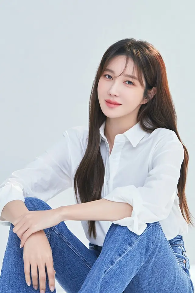 女優イ・ジア、低所得層児童のために3年目IT機器支援（画像提供:wowkorea）