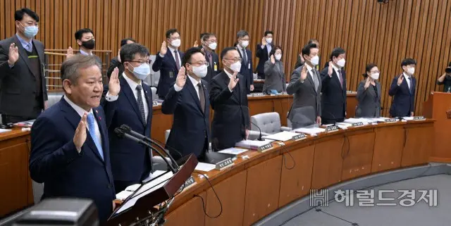 韓国の李祥敏行政安全相（前列左）は6日、梨泰院惨事・国政調査特別委員会第2次聴聞会に証人として出席した（画像提供:wowkorea）