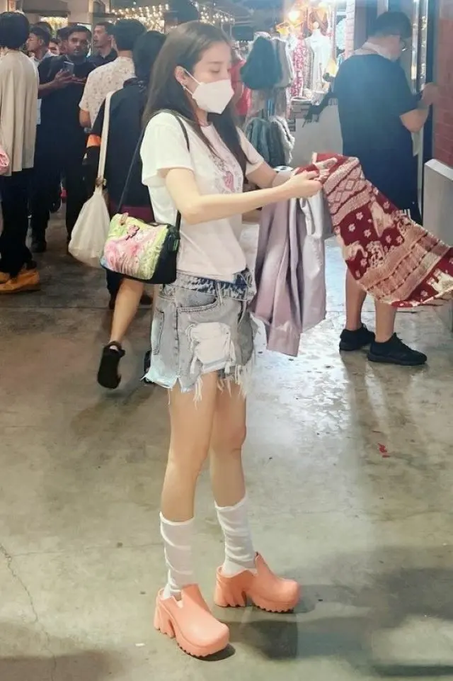 DARA（元2NE1）、こんなにセクシーだったの？タイ・バンコクでのグラマラスな旅行ショット（画像提供:wowkorea）