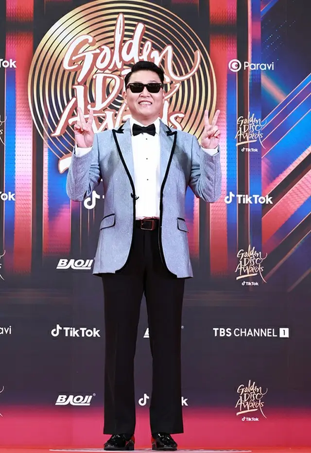 PSY、アーティスト・オブ・ザ・イヤー受賞でSUGA（BTS）へ感謝「ゴールデンディスク」（画像提供:wowkorea）