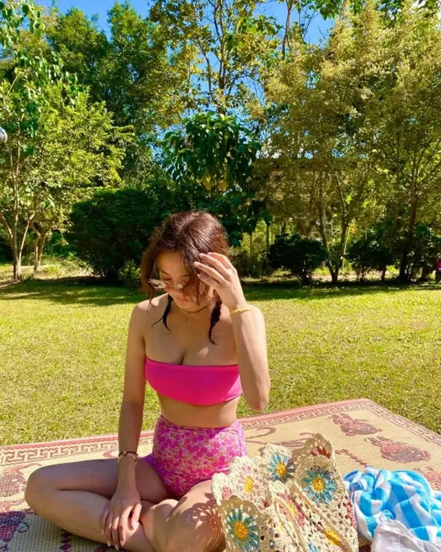 女優コ・ウナ、公園でもビキニの大胆な姿…「12kg減量＆毛髪移植」大成功（画像提供:wowkorea）