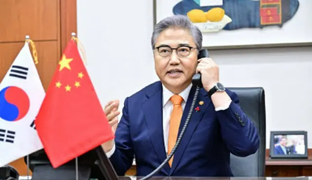 中韓外相、初の電話会談…中韓関係・朝鮮半島問題などを議論（画像提供:wowkorea）