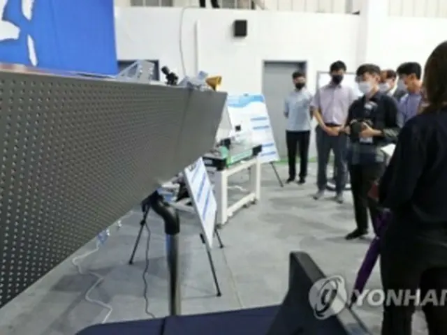 韓国国防科学研究所の超小型SAR衛星の模型（資料写真）＝（聯合ニュース）