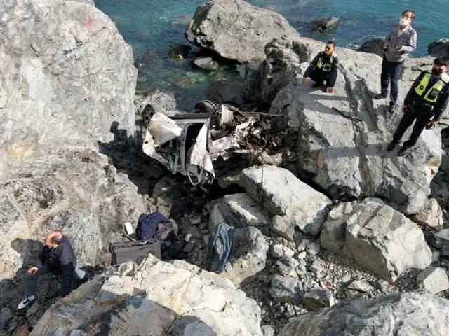 展望台100メートル下に乗用車が墜落…搭乗者全員死亡（画像提供:wowkorea）