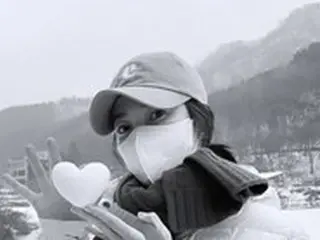 女優ソン・ヘギョ、手作りのハートでラブリーな魅力を見せる