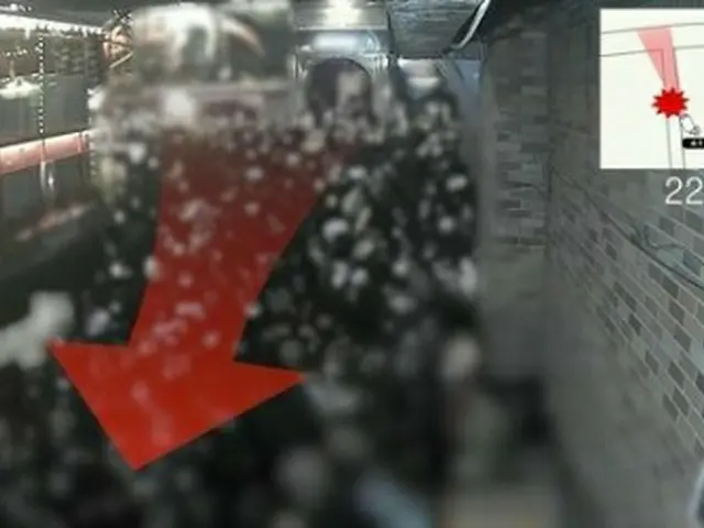 事故当時の防犯カメラの映像（特別捜査本部提供）＝（聯合ニュース）≪転載・転用禁止≫