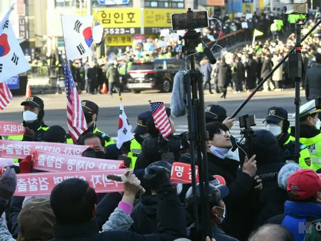 韓国・ソウルで政治集会相次ぐ...保守・リベラル派団体集まる（画像提供:wowkorea）