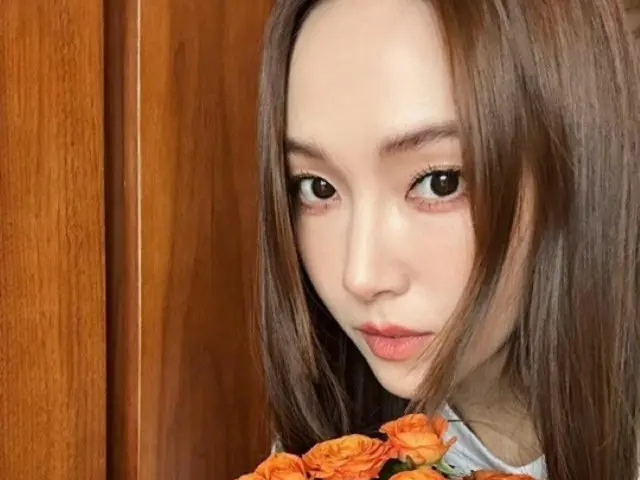 ジェシカ（元少女時代）、セクシーなスーツ姿で魅了…美貌がアップグレード（画像提供:wowkorea）