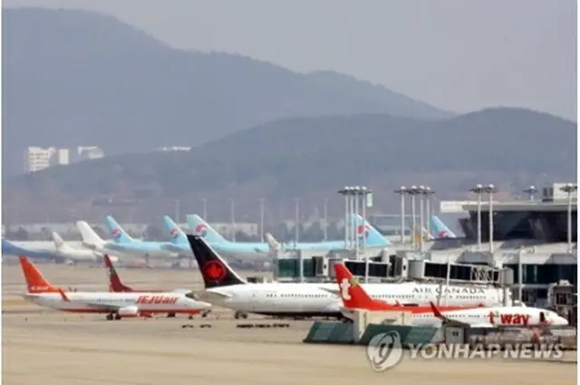 仁川空港の駐機場に並ぶ航空機（資料写真）＝（聯合ニュース）