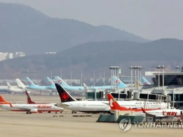 仁川空港の駐機場に並ぶ航空機（資料写真）＝（聯合ニュース）