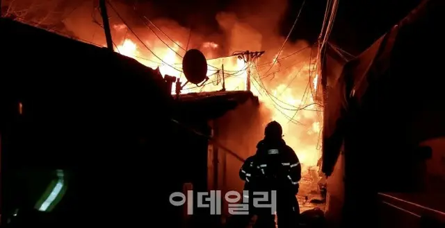 江南区・九龍村の火災、対応1段階に引き下げ…退避500人、被災者62人発生＝韓国（画像提供:wowkorea）