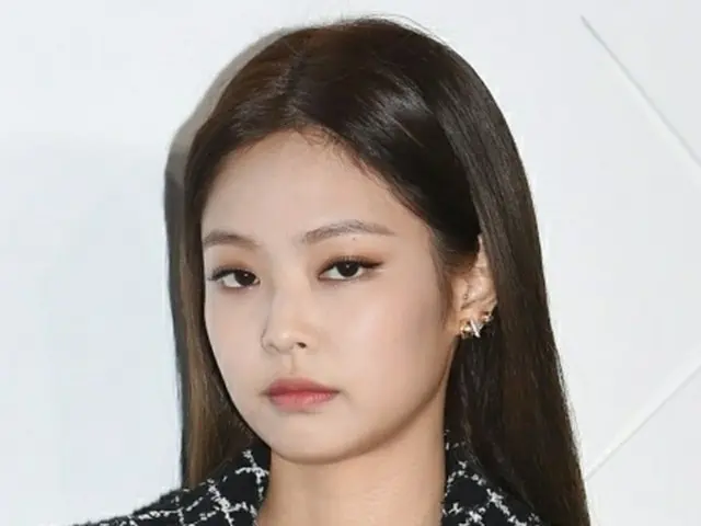 JENNIE（BLACKPINK）、ランジェリー風の衣装でセクシー度アップ（画像提供:wowkorea）