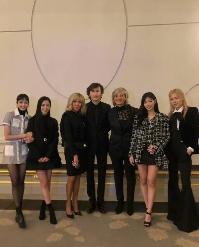 「BLACKPINK」、完全体で仏大統領夫人ブリジット・マクロン女史と対面…スーパースターの存在感（画像提供:wowkorea）