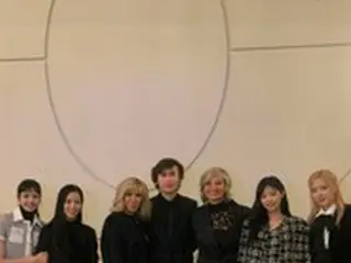 「BLACKPINK」、完全体で仏大統領夫人ブリジット・マクロン女史と対面…スーパースターの存在感