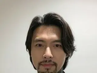 俳優ヒョンビン、 あごひげもすてきな”パパ”…連休中の「交渉」舞台あいさつ自撮り公開