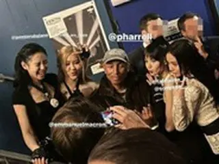 「BLACKPINK」＆米ミュージシャンの記念写真、仏マクロン大統領が撮影？仏国民が呆れ「大統領が何やってる」
