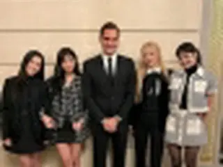 テニス元王者フェデラー　ＢＬＡＣＫＰＩＮＫとの写真投稿