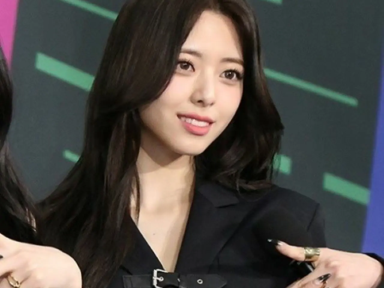 公式】「ITZY」ユナ、きょう（31日）開催のファンサイン会を欠席…JYP側