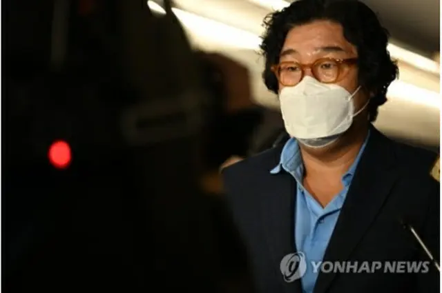 １７日に潜伏先のタイから仁川国際空港に到着したキム氏（共同取材）＝（聯合ニュース）