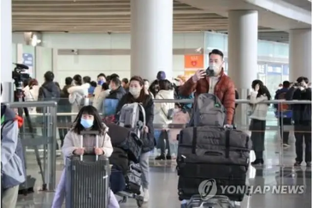 中国・北京の空港に到着した旅行客ら（資料写真）＝（聯合ニュース）