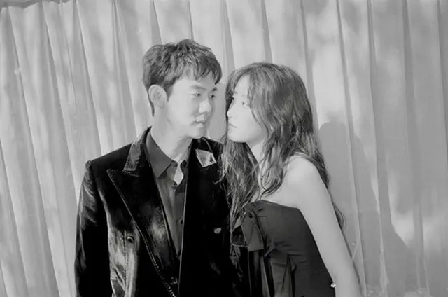 ユ・ヨンソク＆ムン・ガヨン、本物の恋人同士のような甘い雰囲気…ツーショット写真を公開（画像提供:wowkorea）