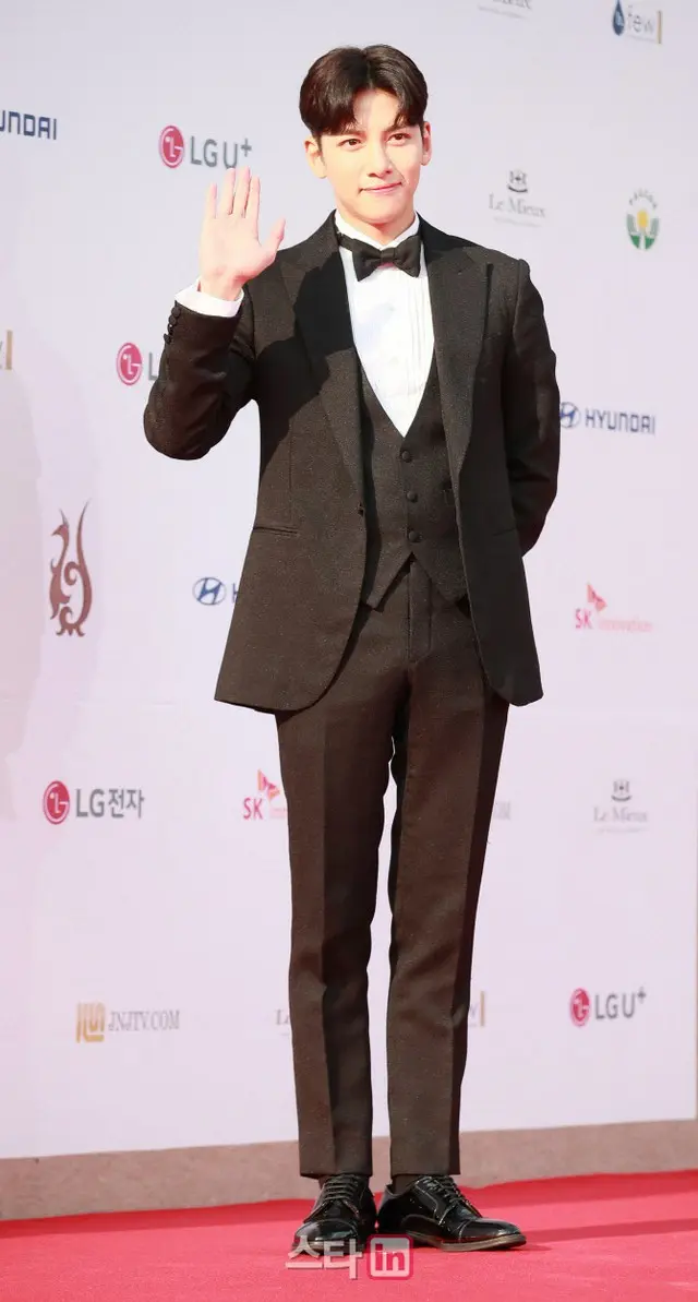 俳優チ・チャンウク、「椿の花咲く頃」チャ・ヨンフン監督の次回作出演か（画像提供:wowkorea）
