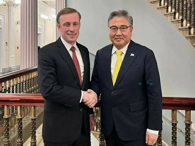 韓国の朴振外相（右）は2日（現地時間）米ワシントンで、サリバン米国家安保補佐官と面談した（画像提供:wowkorea）