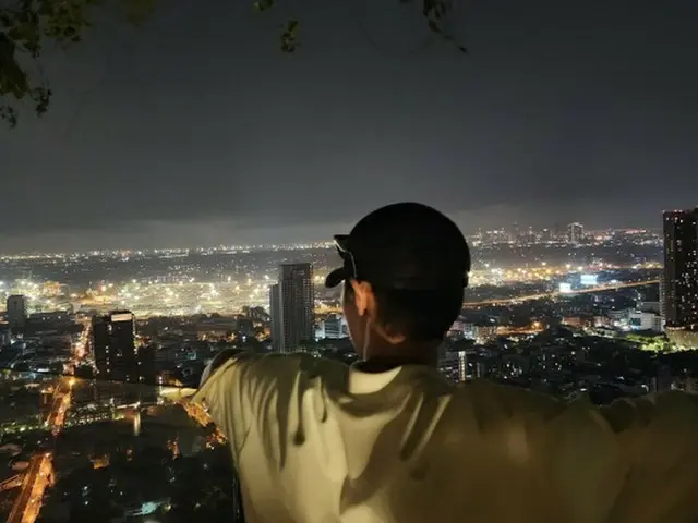 俳優イ・ジェウク、シン・スンホと一緒にバンコク旅行…筋肉質な体も披露（画像提供:wowkorea）