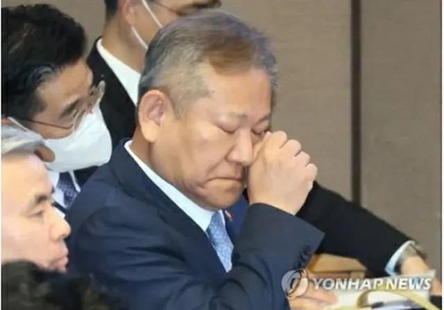 ６日の国会本会議に出席した李祥敏長官＝（聯合ニュース）