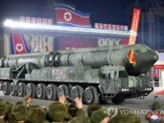 北朝鮮が軍事パレードに新兵器　固体燃料式ＩＣＢＭか