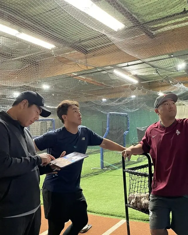 カン・ジョンホ、米でコーチに変身…NCの34歳外野手復活に“全幅支援”（画像提供:wowkorea）