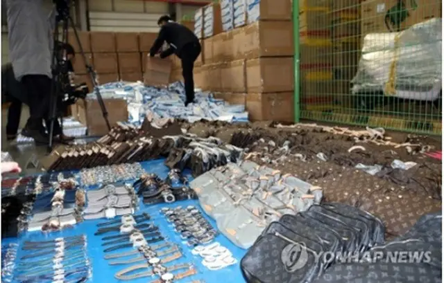 押収された偽ブランド品（資料写真）＝（聯合ニュース）