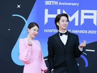 結婚式を控えた歌手ソ・イニョン（元JEWERY）、キム・ヒョンジュン（SS501、マンネ）と授賞式…「ウェディングドレスを着る前の最後のドレス」