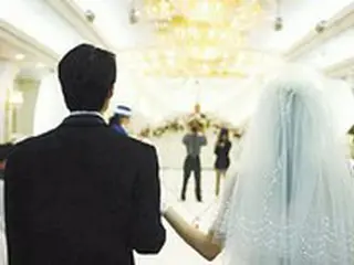 「5つ星ホテルでの結婚式に『彼氏』を連れてきて祝儀10万ウォンだけ払った友だち」がオンライン上で話題に＝韓国