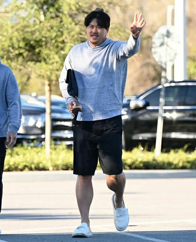 リュ・ヒョンジン、笑顔でブルージェイズ春季キャンプに合流（画像提供:wowkorea）