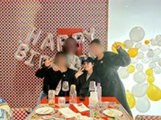 女優ハン・ガイン、仲良し“アウディ”メンバーたちと誕生日パーティー