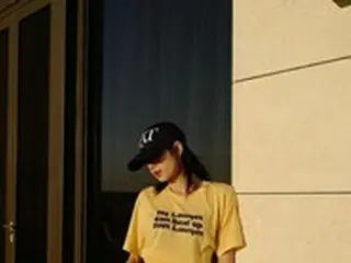 LISA（BLACKPINK）、小顔にへそ出しルックで人形のような美しさ