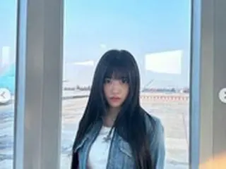 「IVE」アン・ユジン、クロップド丈に鍛えられたウエストがチラリ…空港でのスタイル抜群ショット