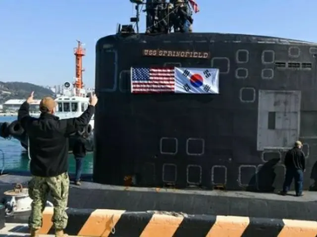 釜山の作戦基地に入港した米原子力潜水艦「スプリングフィールド」（米太平洋艦隊のＳＮＳより）＝（聯合ニュース）≪転載・転用禁止≫