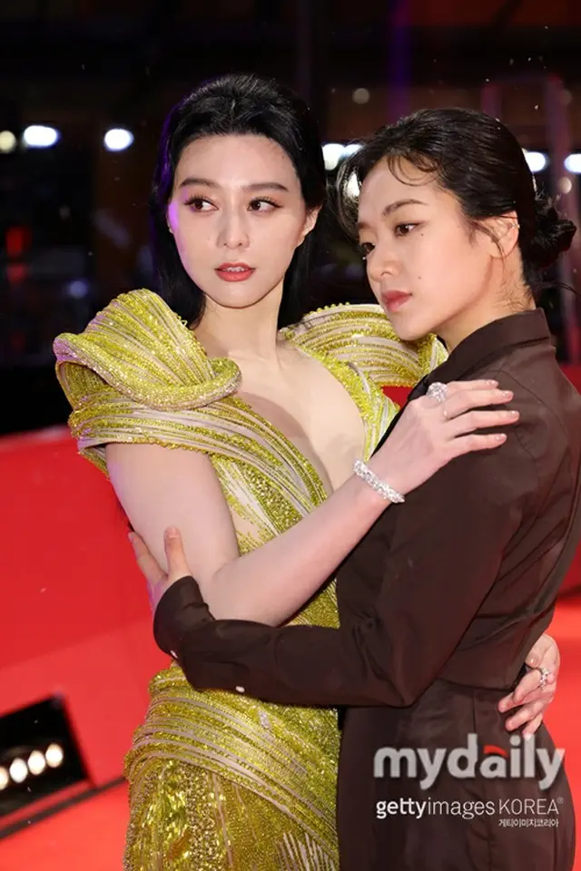 女優イ・ジュヨンと中華圏のスター、ファン・ビンビン（范冰冰）が「ベルリン国際映画祭」のレッドカーペットを輝かせた。（画像提供:wowkorea）