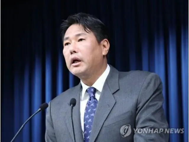 会見を行う金泰孝・国家安保室第1次長＝6日、ソウル（聯合ニュース）
