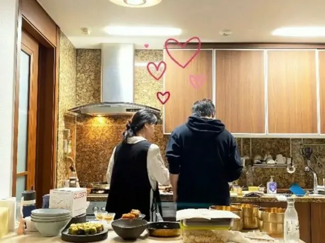 ｢PEPPERTONES｣イ・ジャンウォン＆ミュージカル女優ペ・ダヘ、新婚のキッチンは”アツアツ”（画像提供:wowkorea）