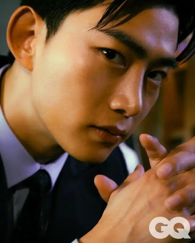 テギョン（2PM）、大人の色気？女心を狙い撃ちするスーツコーデのグラビア公開…超絶イケメンぶりを立証（画像提供:wowkorea）