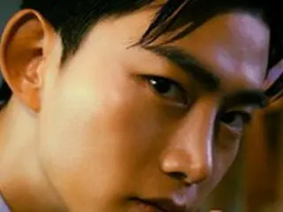 テギョン（2PM）、大人の色気？女心を狙い撃ちするスーツコーデのグラビア公開…超絶イケメンぶりを立証