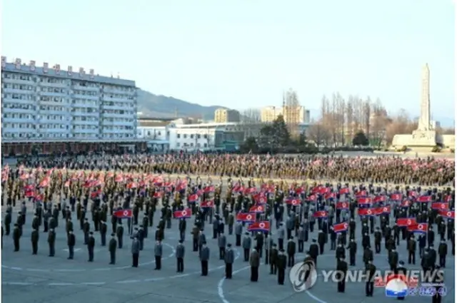 朝鮮中央通信によると、各地で若者が次々と軍入隊、再入隊を志願している＝（朝鮮中央通信＝聯合ニュース）≪転載・転用禁止≫