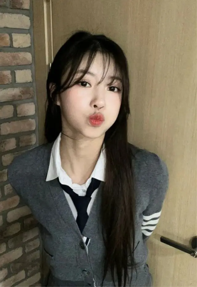 イ・ミジュ（元LOVELYZ）、高校生と見まごうビジュアルに女優チョン・ソミン…「かわいくてたまらない」（画像提供:wowkorea）